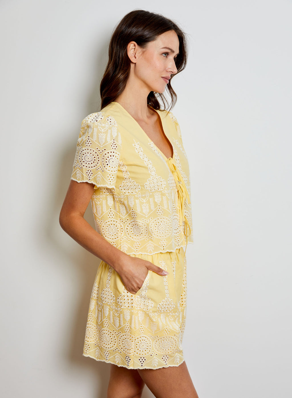 EYELET BLOUSE