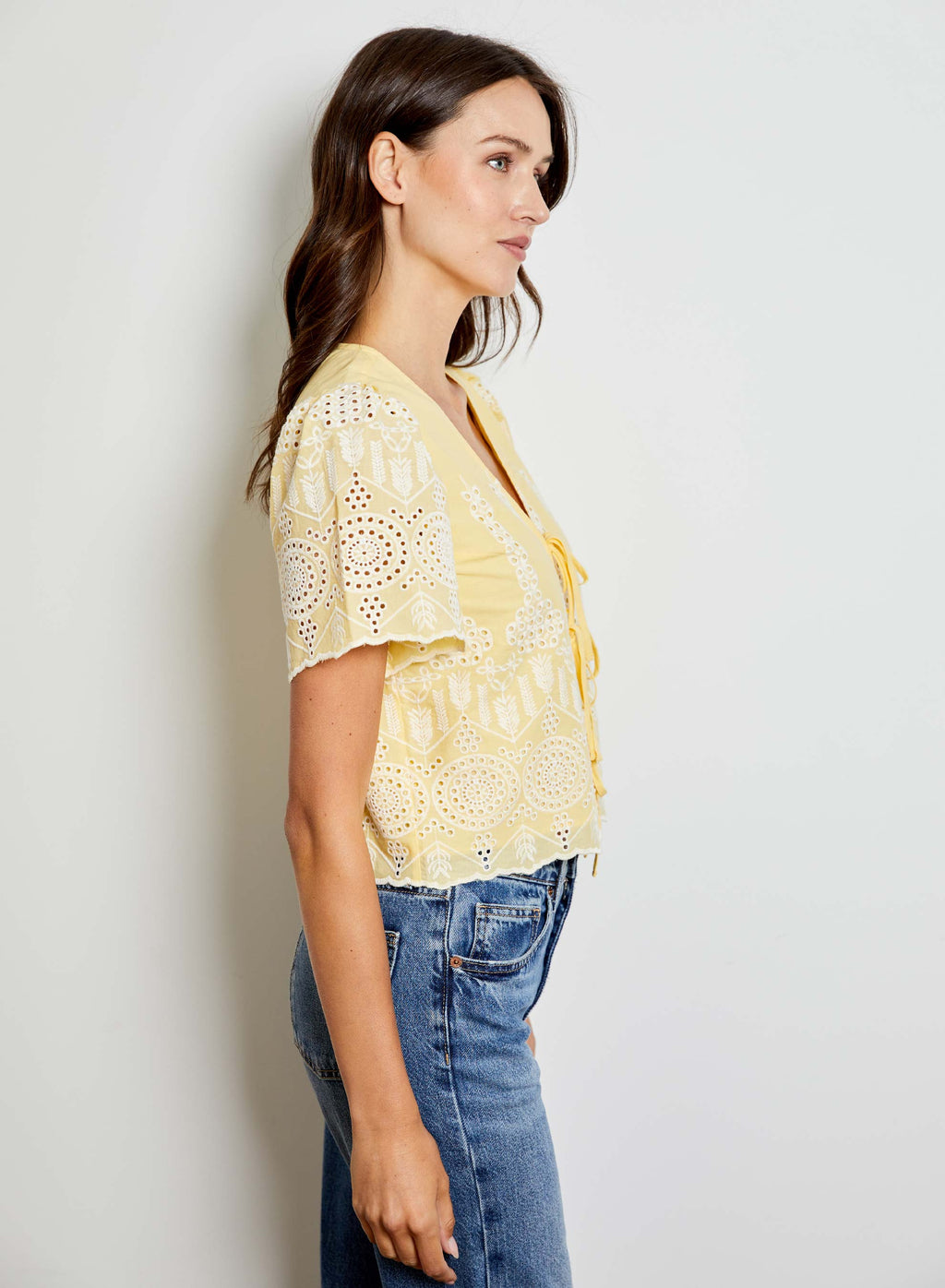 EYELET BLOUSE