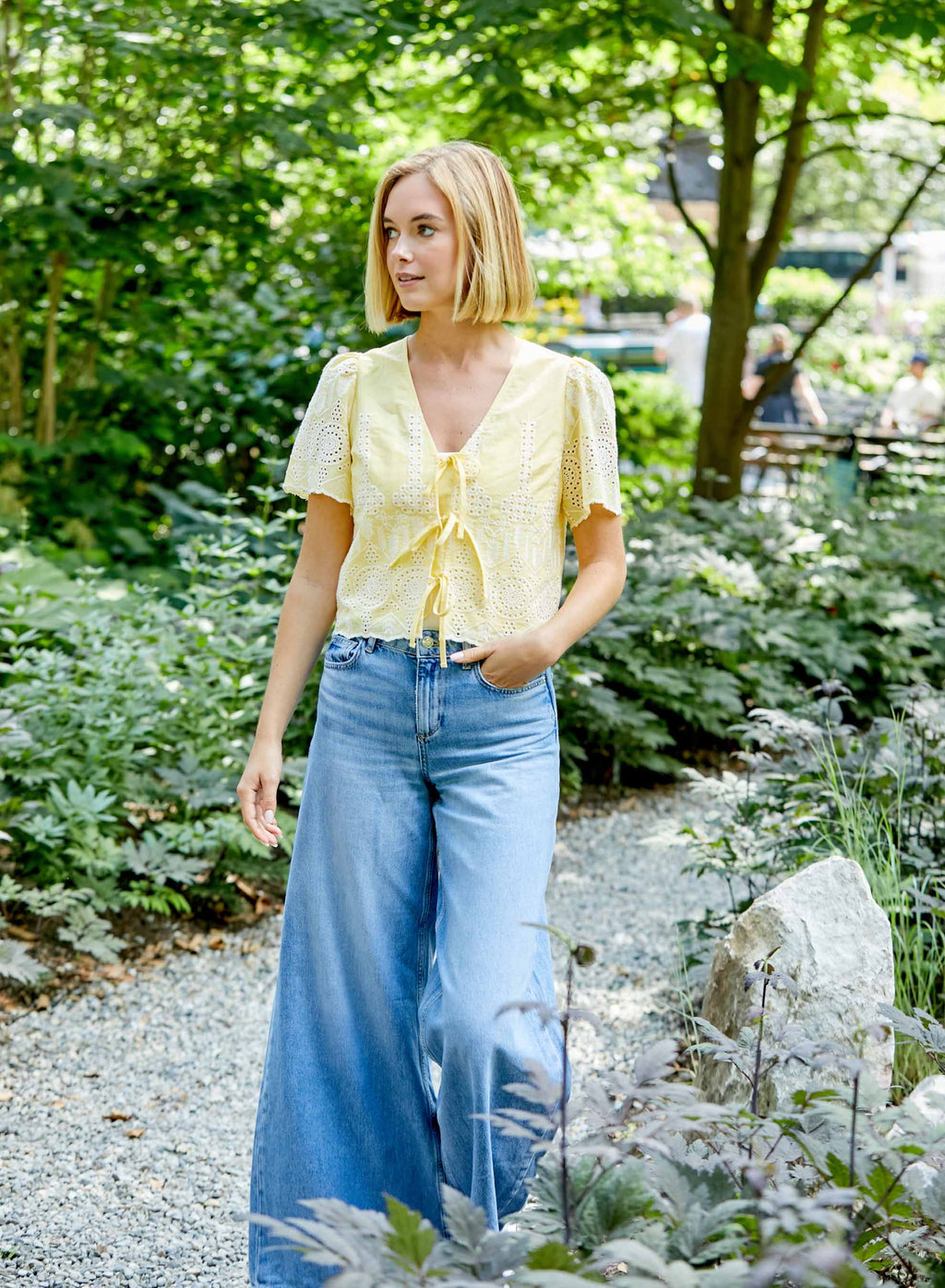 EYELET BLOUSE
