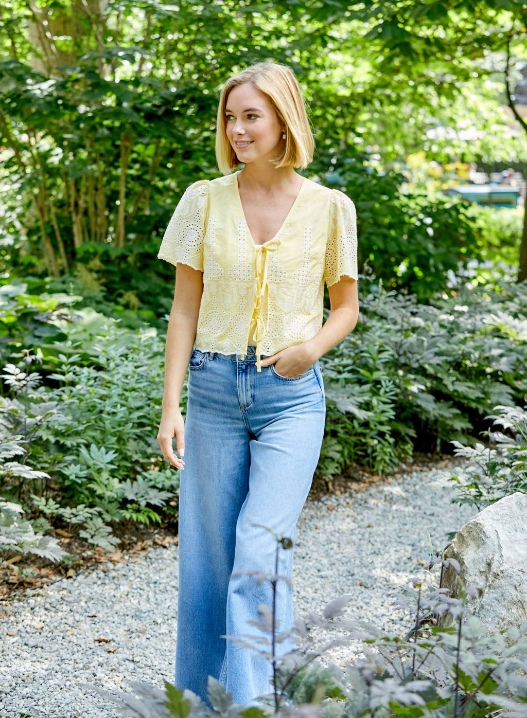 EYELET BLOUSE