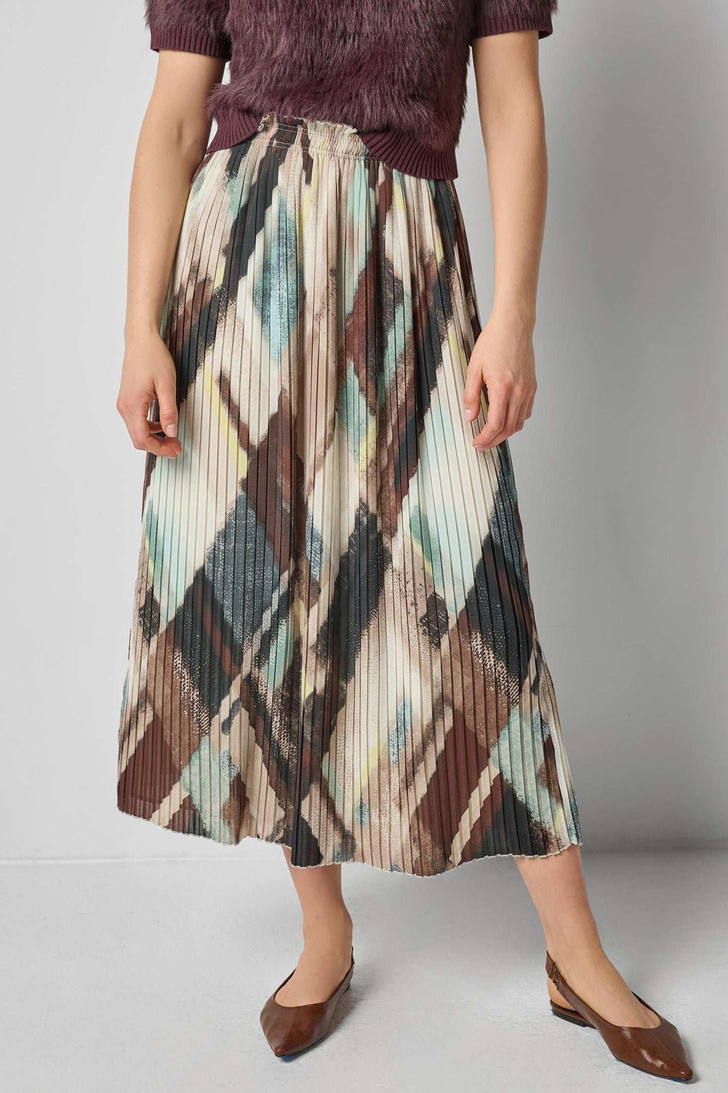 Pleated Maxi Skirt: Cappuccino Plaid