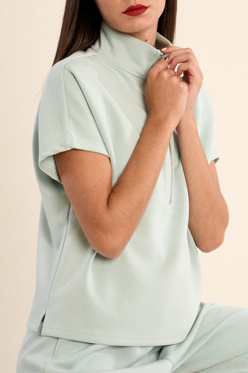 LADIES KNITTED SLEEVELESS SWEAT
