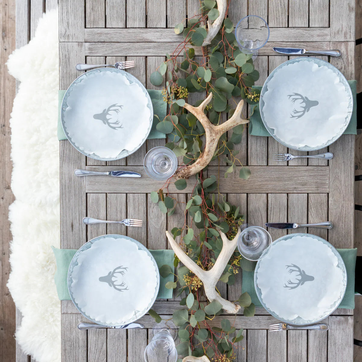 "Oh Deer" flat plate liners