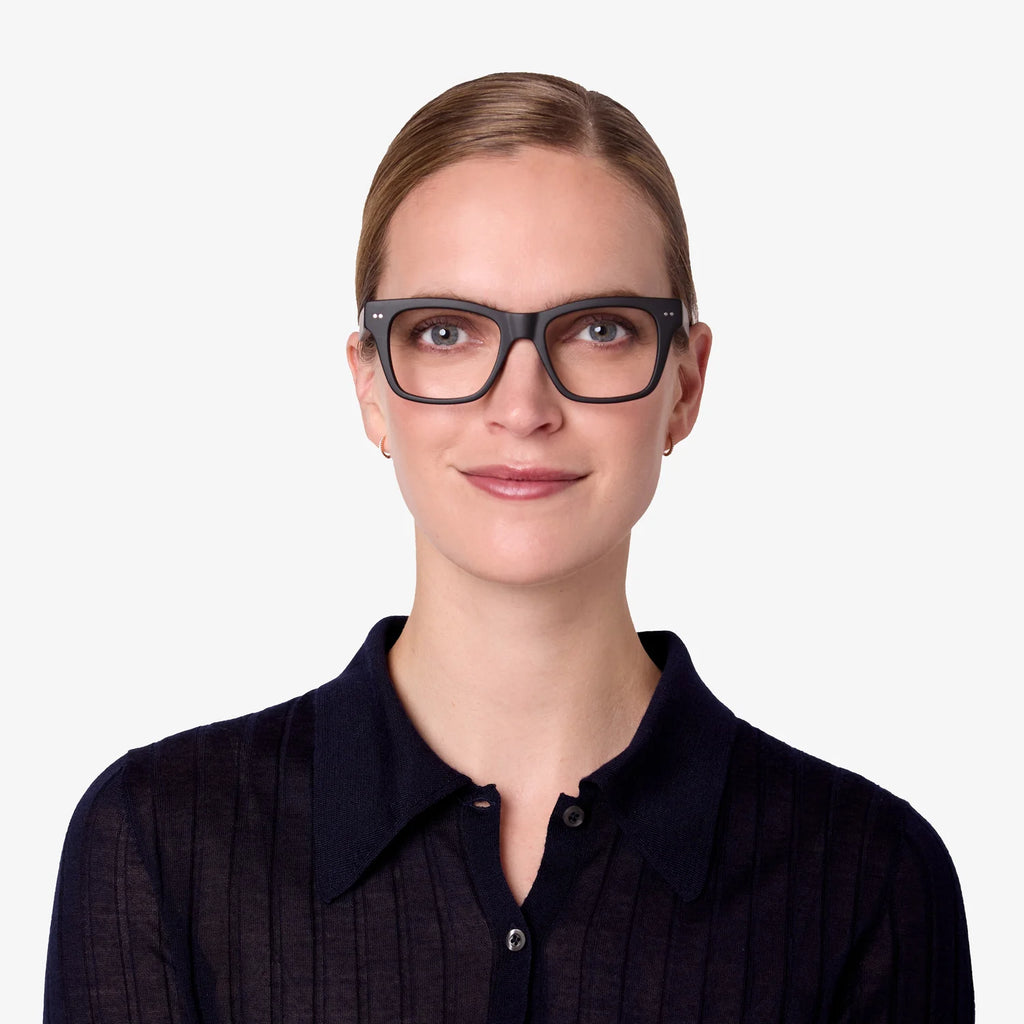Cosmo Readers, Black
