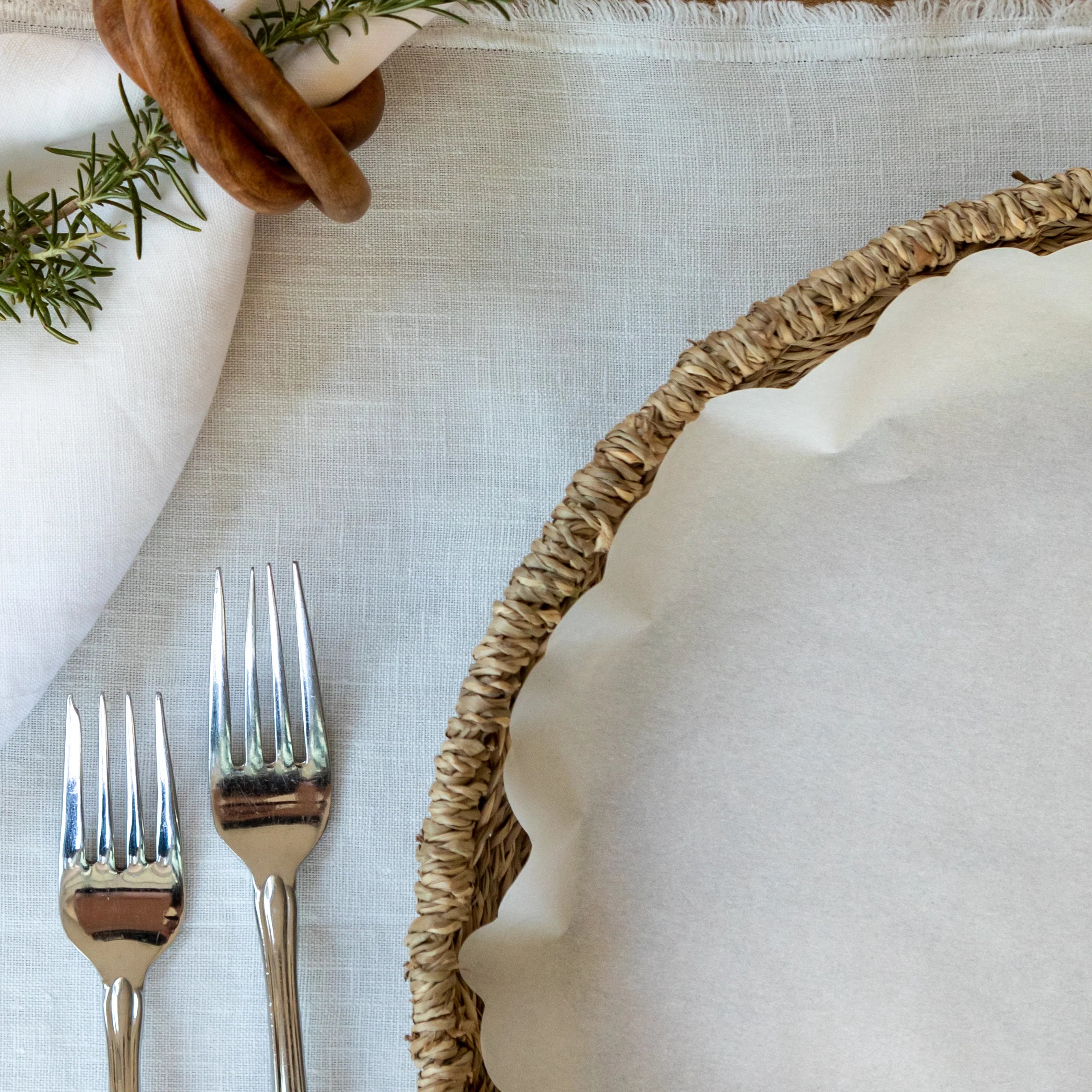 "Classic White" preformed plate liners