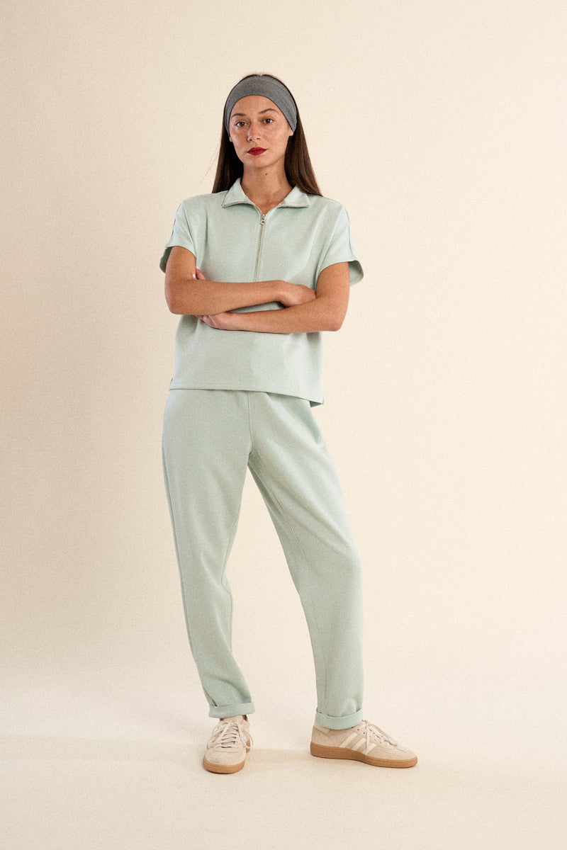 LADIES KNITTED SLEEVELESS SWEAT