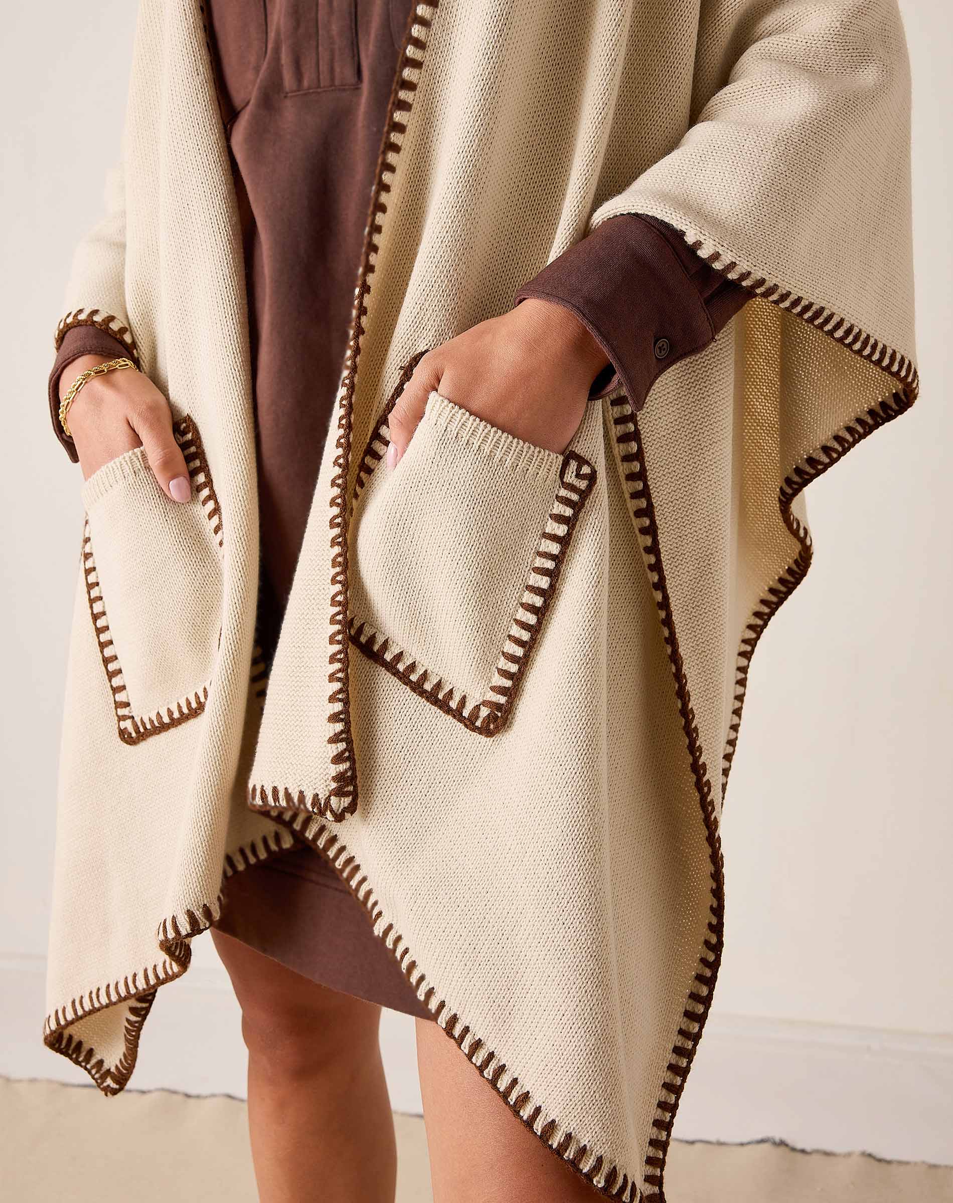 Whipstitch Travel Wrap - Cream/Bronze